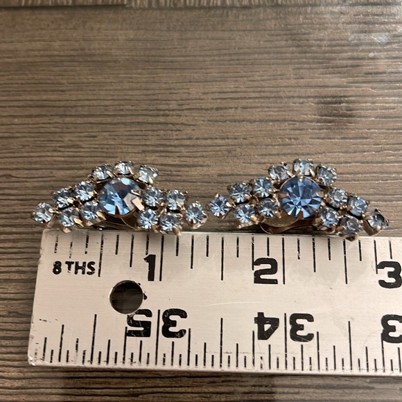 Vintage Light Blue Rhinestone Clip Earrings - Picture 7 of 14